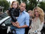 Amsterdam 4 juni 2012
Vertrek Nederlands elftal vanaf het Hilton hotel naar het EK in Oekraine en Polen.
John Heitinga met zijn vrouw Charlotte Heitinga en hun kinderen
Peter Smulders bv
