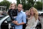 Amsterdam 4 juni 2012
Vertrek Nederlands elftal vanaf het Hilton hotel naar het EK in Oekraine en Polen.
John Heitinga met zijn vrouw Charlotte Heitinga en hun kinderen
Peter Smulders bv