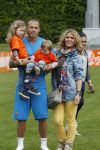 Lausanne, 17 en 18 Mei 2012
Nederlands elftal op traingskamp op weg naar het EK 2012
John Heitinga met zijn vrouw Charlotte Heitinga-Zenden en hun kinderen
Foto Peter Smulders BV
