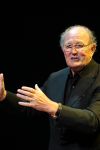 Amsterdam 31 mei 2012
Joop v d Ende presenteert de cast van de Andre Hazes musical met oa Martijn Fischer (Andre) Chantal janzen ( Rachel) Cees Geel Hajo Bruins en Doris Baaten. Regie is in handen van Ruut Weissman en Kees Prins. Presentatie was in het nieuwe de la mar theater.
Peter Smulders bv