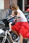 Amsterdam 23 mei 2012
Jorinde Moll met haar kindje die in slaap gevallen is op de fiets.
Peter Smulders bv