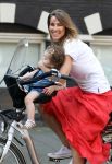 Amsterdam 23 mei 2012
Jorinde Moll met haar kindje die in slaap gevallen is op de fiets.
Peter Smulders bv