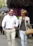 Amsterdam 9 mei 2012
Leontien Zijlaard v Moorsel met een fan en haar beste vriend aan het winkelen.
Peter Smulders bv