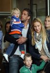 Amsterdam 4 juni 2012
Vertrek Nederlands elftal v.a. het Hilton hotel naar het EK in Oekraine en Polen.
Maarten Stekelenburg met zijn gezinnetje
Peter Smulders bv