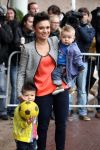 Amsterdam 4 juni 2012
Vertrek Nederlands elftal v.a. het Hilton hotel naar het EK in Oekraine en Polen.
Maddy Huntelaar, vrouw van voetballer Klaas Jan Huntelaar met haar kinderen
Peter Smulders bv
