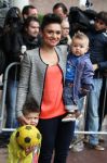Amsterdam 4 juni 2012
Vertrek Nederlands elftal v.a. het Hilton hotel naar het EK in Oekraine en Polen.
Maddy Huntelaar, vrouw van voetballer Klaas Jan Huntelaar met haar kinderen
Peter Smulders bv