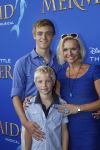 Rotterdam, 16 Juni 2012
Premiere Musical Little Mermaid in het Nieuwe Luxor theater
Mariska v Kolck met haar 2 kinderen en enkele vrienden
Foto Peter Smulders BV