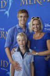 Rotterdam, 16 Juni 2012
Premiere Musical Little Mermaid in het Nieuwe Luxor theater
Mariska v Kolck met haar 2 kinderen en enkele vrienden
Foto Peter Smulders BV