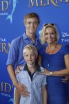 Rotterdam, 16 Juni 2012
Premiere Musical Little Mermaid in het Nieuwe Luxor theater
Mariska v Kolck met haar 2 kinderen en enkele vrienden
Foto Peter Smulders BV