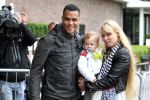 Amsterdam 4 juni 2012
Vertrek Nederlands elftal v.a. het Hilton hotel naar het EK in Oekraine en Polen.
Michel Vorm  met zijn gezinnetje
Peter Smulders bv