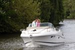 Breukelen 13 mei 2012
Jurgen Smit en Milika Peterzon weer helemaal verliefd op hun boot met de hond aan het varen.
Peter Smulders bv
