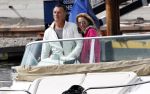 Breukelen 13 mei 2012
Jurgen Smit en Milika Peterzon weer helemaal verliefd op hun boot met de hond aan het varen.
Peter Smulders bv