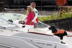 Breukelen 13 mei 2012
Jurgen Smit en Milika Peterzon weer helemaal verliefd op hun boot met de hond aan het varen.
Peter Smulders bv