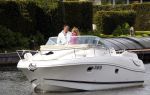 Breukelen 13 mei 2012
Jurgen Smit en Milika Peterzon weer helemaal verliefd op hun boot met de hond aan het varen.
Peter Smulders bv