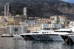Monaco 7 mei 2012
Connie Breukhoven en haar nieuwe vriend Ben Angelier vier met zijn kinderen en vrienden zijn 60e verjaardag. Ze vertrekken bij zijn huis / appartement met rolls royce cabrio.
Peter Smulders bv