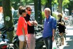 Amsterdam 25 mei 2012
Sven Kramer en zijn vriendin Naomi v As in gesprek met Jack Spijkerman op de cornelis schuytstraat.
Peter Smulders bv