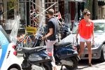 Amsterdam 25 mei 2012
Sven Kramer en zijn vriendin Naomi v As op de vespa scooter op de cornelis schuytstraat.
Peter Smulders bv