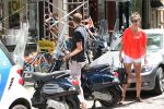Amsterdam 25 mei 2012
Sven Kramer en zijn vriendin Naomi v As op de vespa scooter op de cornelis schuytstraat.
Peter Smulders bv