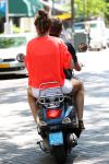 Amsterdam 25 mei 2012
Sven Kramer en zijn vriendin Naomi v As op de vespa scooter op de cornelis schuytstraat.
Peter Smulders bv