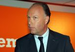 Amsterdam 15 mei 2012
Rene Froger krijgt uit handen van ING CEO Nick Jue de eerste oranje single overhandigt en de nieuweste commercial van ING ivm het EK wordt getoond .
Peter Smulders bv