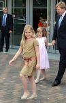 Amsterdam 6 juni 2012
Prinses Maxima Amalia Ariane en Alexia met hun vader Prins Willem Alexander
bij muziek concert in de heineken music hall.
Peter Smulders bv