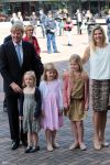Amsterdam 6 juni 2012
Prinses Maxima Amalia Ariane en Alexia met hun vader Prins Willem Alexander
bij muziek concert in de heineken music hall.
Peter Smulders bv