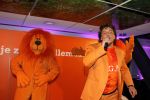 Amsterdam 15 mei 2012
Rene Froger krijgt uit handen van ING CEO Nick Jue de eerste oranje single overhandigt en de nieuweste commercial van ING ivm het EK wordt getoond .
Peter Smulders bv