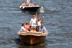 Amsterdam 28 mei 2012
Robert Doornbos en zijn verloofde Chantal Bles met haar vader Jos en moeder aan het varen op de amsterdamse grachten.
Peter Smulders bv