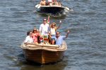 Amsterdam 28 mei 2012
Robert Doornbos en zijn verloofde Chantal Bles met haar vader Jos en moeder aan het varen op de amsterdamse grachten.
Peter Smulders bv