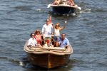 Amsterdam 28 mei 2012
Robert Doornbos en zijn verloofde Chantal Bles met haar vader Jos en moeder aan het varen op de amsterdamse grachten.
Peter Smulders bv