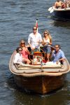 Amsterdam 28 mei 2012
Robert Doornbos en zijn verloofde Chantal Bles met haar vader Jos en moeder aan het varen op de amsterdamse grachten.
Peter Smulders bv