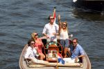 Amsterdam 28 mei 2012
Robert Doornbos en zijn verloofde Chantal Bles met haar vader Jos en moeder aan het varen op de amsterdamse grachten.
Peter Smulders bv