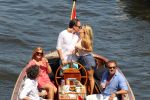 Amsterdam 28 mei 2012
Robert Doornbos en zijn verloofde Chantal Bles met haar vader Jos en moeder aan het varen op de amsterdamse grachten.
Peter Smulders bv