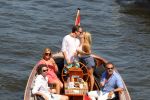Amsterdam 28 mei 2012
Robert Doornbos en zijn verloofde Chantal Bles met haar vader Jos en moeder aan het varen op de amsterdamse grachten.
Peter Smulders bv