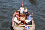 Amsterdam 28 mei 2012
Robert Doornbos en zijn verloofde Chantal Bles met haar vader Jos en moeder aan het varen op de amsterdamse grachten.
Peter Smulders bv