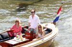 Amsterdam 28 mei 2012
Robert Doornbos en zijn verloofde Chantal Bles met haar vader Jos en moeder aan het varen op de amsterdamse grachten.
Peter Smulders bv