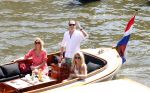 Amsterdam 28 mei 2012
Robert Doornbos en zijn verloofde Chantal Bles met haar vader Jos en moeder aan het varen op de amsterdamse grachten.
Peter Smulders bv
