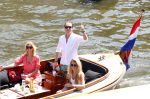 Amsterdam 28 mei 2012
Robert Doornbos en zijn verloofde Chantal Bles met haar vader Jos en moeder aan het varen op de amsterdamse grachten.
Peter Smulders bv