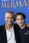 Rotterdam, 16 Juni 2012
Premiere Musical Little Mermaid in het Nieuwe Luxor theater
Robert Schoemacher met zijn zoon Moos Schoemacher
Foto Peter Smulders BV