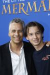 Rotterdam, 16 Juni 2012
Premiere Musical Little Mermaid in het Nieuwe Luxor theater
Robert Schoemacher met zijn zoon Moos Schoemacher
Foto Peter Smulders BV