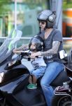 Amsterdam 25 mei 2012
Ruud de Wild met zijn zoontje Johnny samen op de motor.
Peter Smulders bv