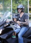 Amsterdam 25 mei 2012
Ruud de Wild met zijn zoontje Johnny samen op de motor.
Peter Smulders bv