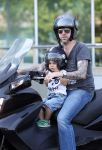 Amsterdam 25 mei 2012
Ruud de Wild met zijn zoontje Johnny samen op de motor.
Peter Smulders bv