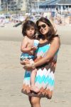 Noordwijk 26 m ei 2012
Connie Breukhoven met dochter Shanna en kleinkinderen Semmy en Soraiya op het strand bij hotel huis ter duin.
Peter Smulders bv