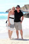 ibiza 1 mei 2012
Sonja Bakker met haar kinderen vader en vriend Jan en zijn dochter op vakantie op ibiza. Ook hun hondje hadden ze mee genomen.
Peter Smulders bv