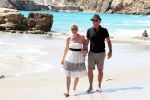 ibiza 1 mei 2012
Sonja Bakker met haar kinderen vader en vriend Jan en zijn dochter op vakantie op ibiza. Ook hun hondje hadden ze mee genomen.
Peter Smulders bv