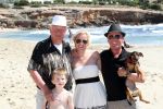 ibiza 1 mei 2012
Sonja Bakker met haar kinderen vader en vriend Jan en zijn dochter op vakantie op ibiza. Ook hun hondje hadden ze mee genomen.
Peter Smulders bv