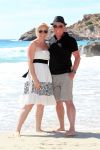 ibiza 1 mei 2012
Sonja Bakker met haar kinderen vader en vriend Jan en zijn dochter op vakantie op ibiza. Ook hun hondje hadden ze mee genomen.
Peter Smulders bv
