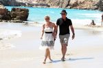 ibiza 1 mei 2012
Sonja Bakker met haar kinderen vader en vriend Jan en zijn dochter op vakantie op ibiza. Ook hun hondje hadden ze mee genomen.
Peter Smulders bv