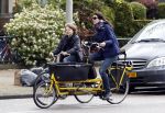 Amsterdam 9 mei 2012
Susan Visser met zoon op de fiets.
Peter Smulders bv